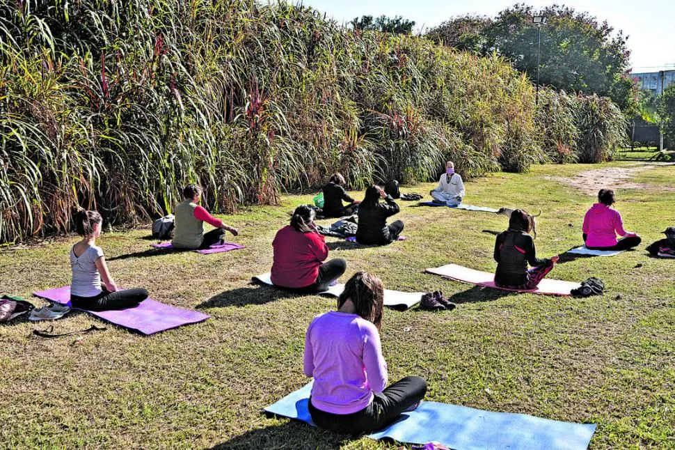 TAMBIÉN PARA LA MENTE. La meditación ocupa un espacio central. 