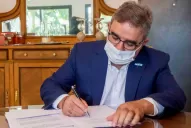 No hay una primera ola o un rebrote del virus, aseguró el gobernador de Catamarca