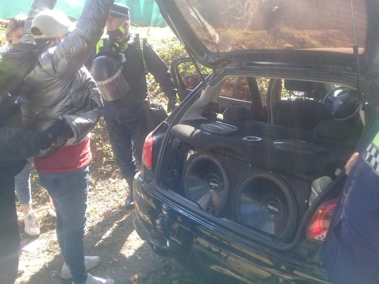 EL PEUGEOT 207. En este auto se trasladaban Pasarín y otras tres personas.