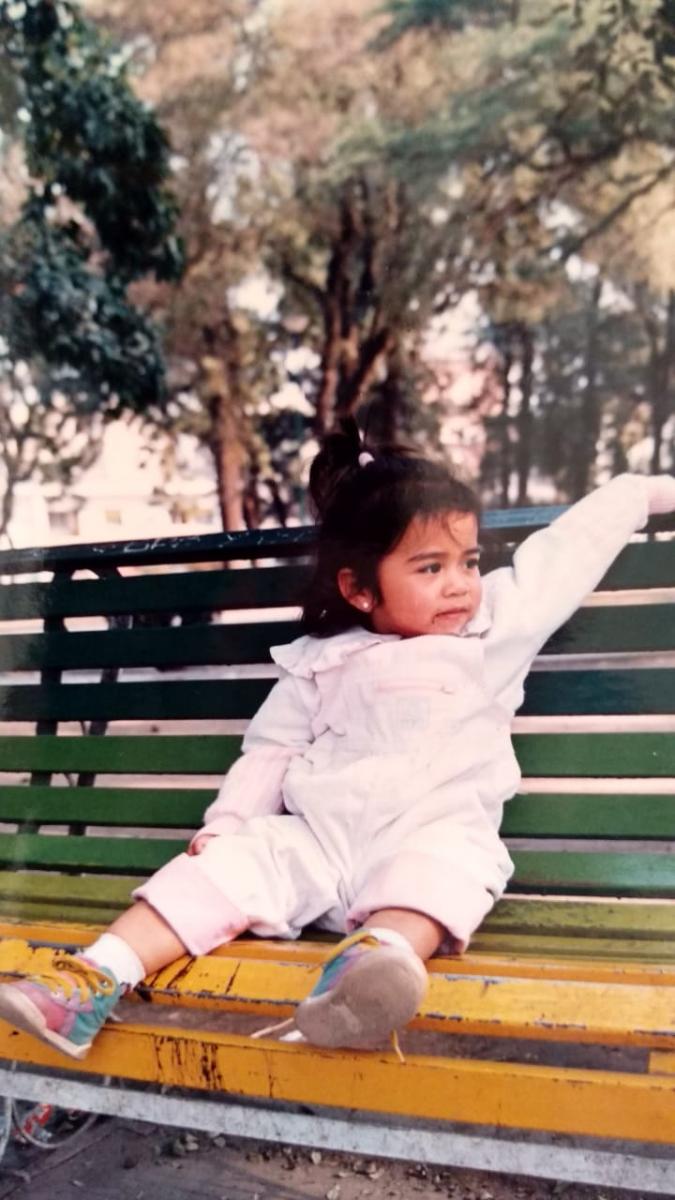 Mikaela, en su infancia.