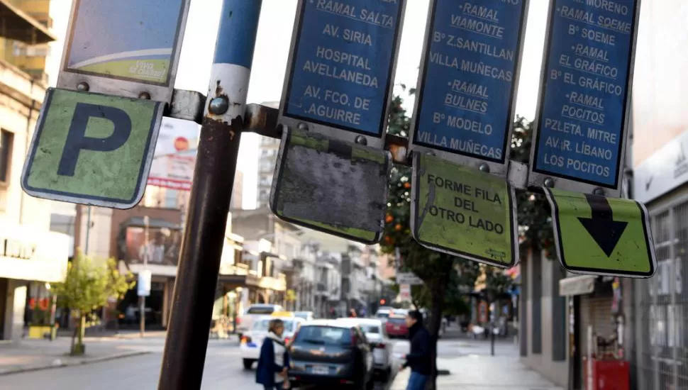 MOVILIZACIÓN. Desde las 10.30 del martes los trabajadores del transporte realizarán una caravana de protesta, en reclamo del pago del medio aguinaldo.