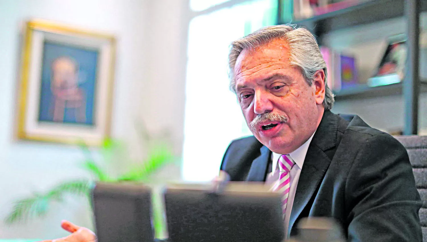 Alberto Fernández es seguidor del equipo de La Paternal. (ARCHIVO)