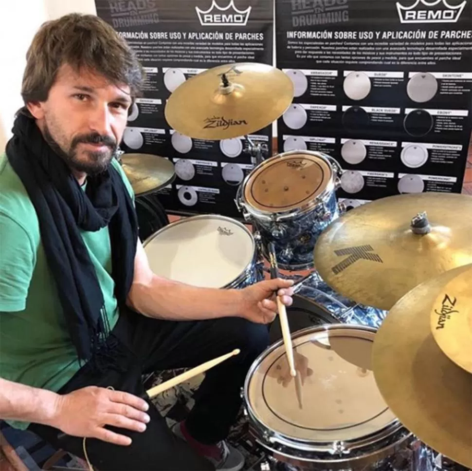 EN LOS PARCHES. Lebón y una de las esencias heredadas de su padre. 