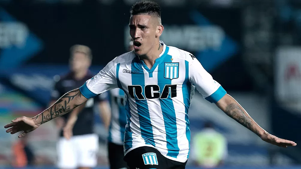 Racing no quiere a Centurión de regreso en el equipo y procura venderlo en forma definitiva. (ARCHIVO)