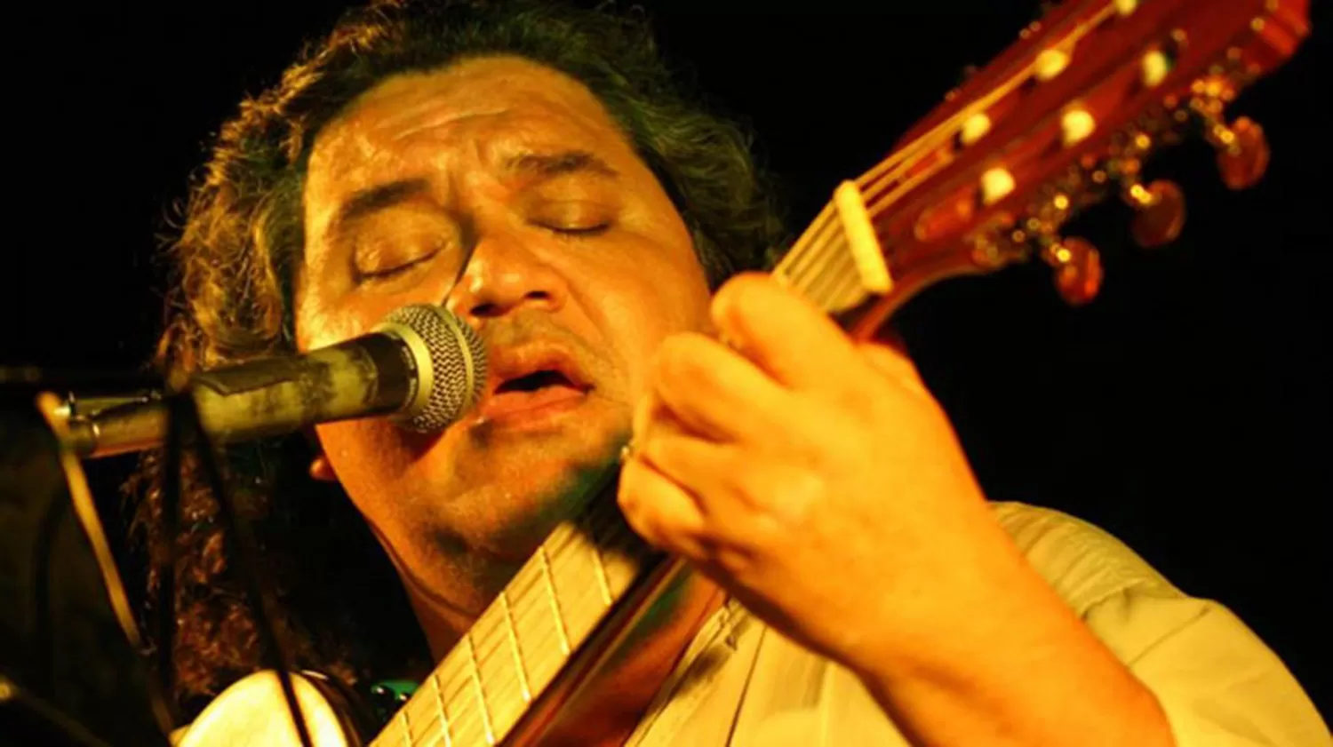 Lucho Hoyos canta por Zoom: esta tarde habrá una peña on line