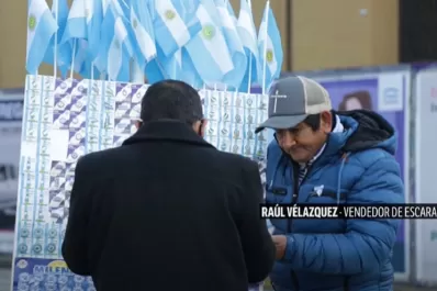 Los vendedores callejeros extrañaron los festejos del 9 de Julio de años anteriores