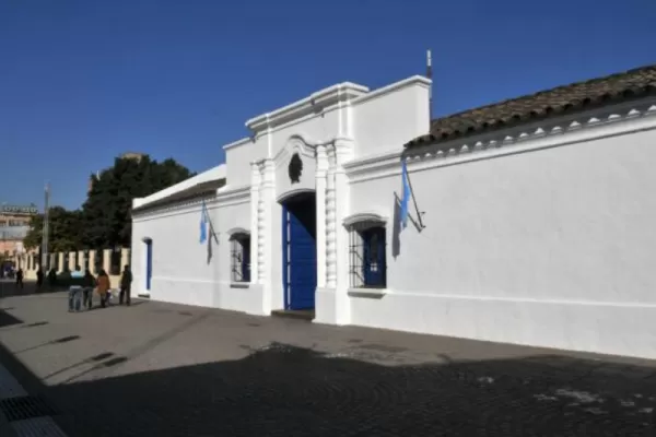 El papel de la historia: un recorrido por las coberturas del 9 de Julio en el archivo de LA GACETA