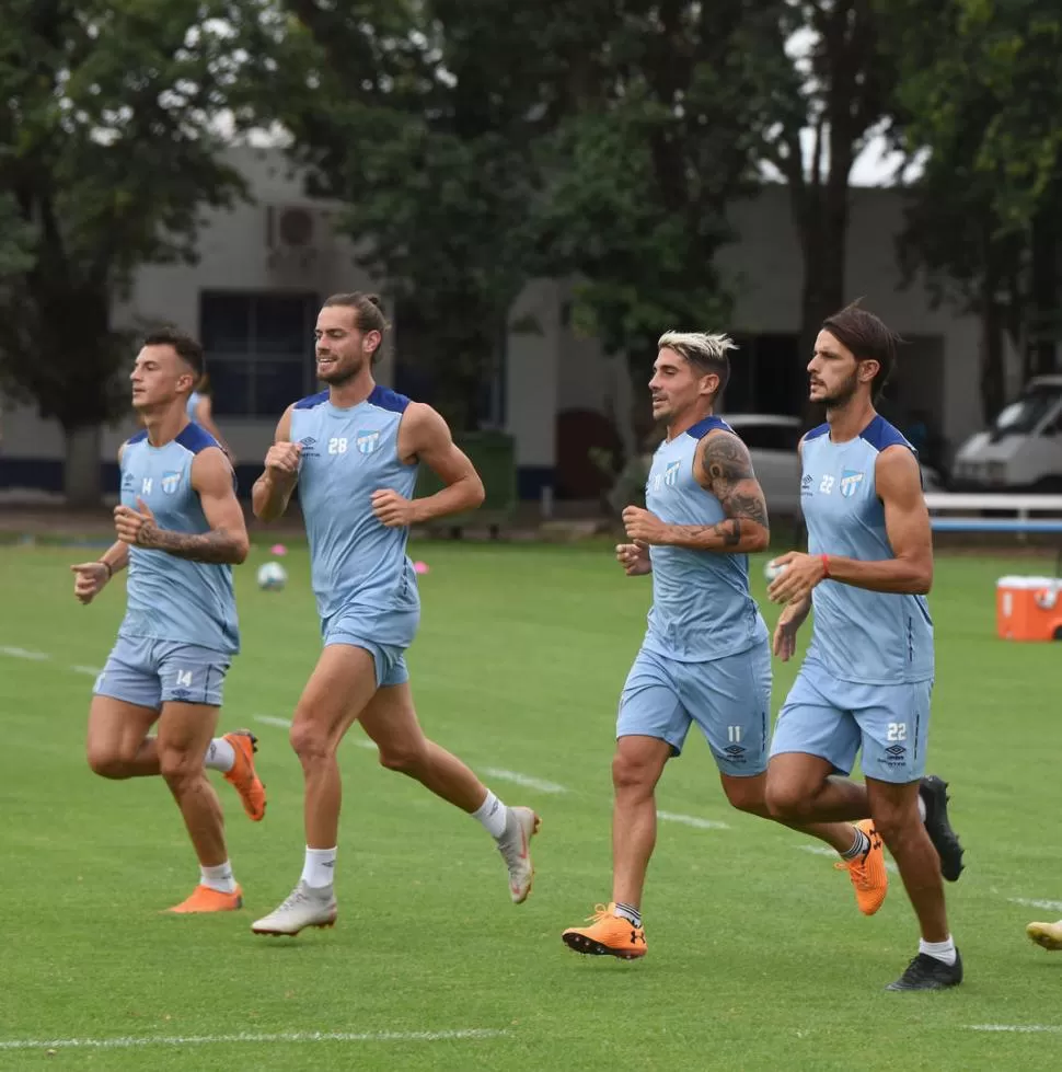 VENTAJA. Lotti marcha primero en el trote y en la cuarentena: ya está en Tucumán. Melano, Erbes y Bravo quieren sumarse.  