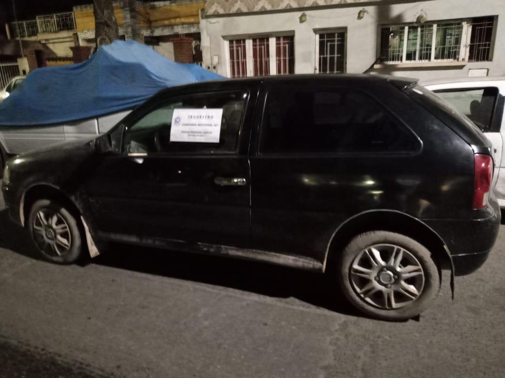 Padre e hijo se disfrazaban de policías para salir a robar