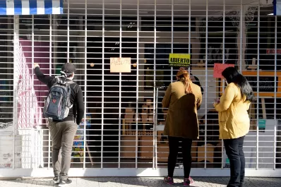 El comercio trabaja de forma optativa durante este feriado puente