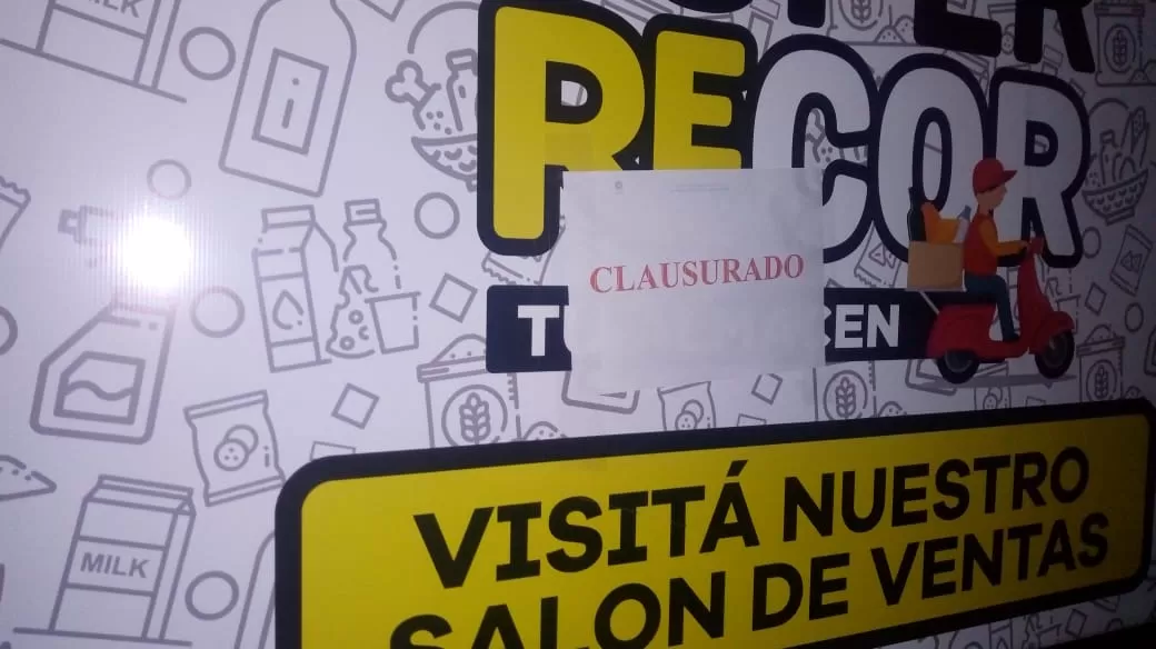 No hubo ninguna fiesta clandestina, abrimos como bar, dijo el dueño de Recórcholis