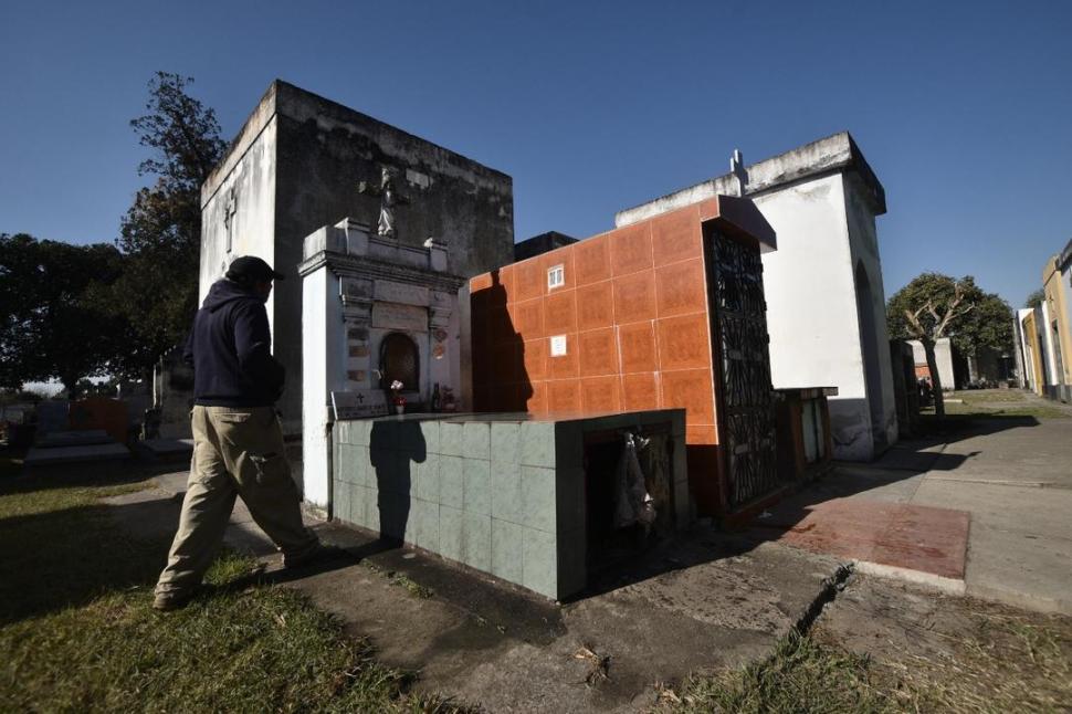 OTRA MIRADA. Una vista de frente de la tumba de Uñates.