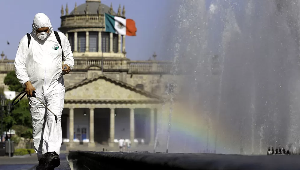 PREOCUPACIÓN. El Gobierno de México llamó a no bajar la guardia, en especial en aquellas zonas en donde los casos van en aumento.