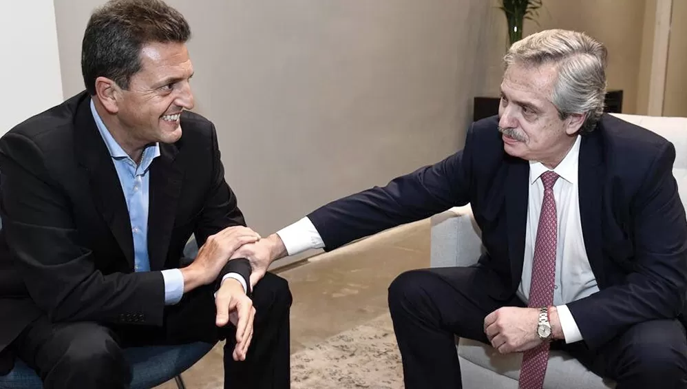 TELEREUNIÓN. El presidente, Alberto Fernández, y el titular de la Cámara baja, Sergio Massa, conversarán mañana una importante agenda con los jefes de los bloques políticos de Diputados.