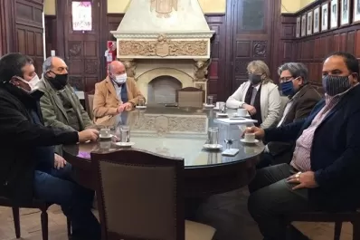 Cierre de fronteras: la FET propone un seguimiento satelital para controlar los camiones