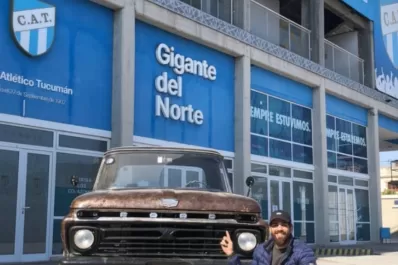 El delantero Leandro Díaz se pasea en La Bestia y comenzó a tunear un falcon