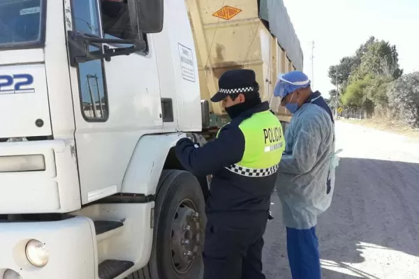 Coronavirus: los 12 puestos limítrofes en los que hacen testeos a los camioneros