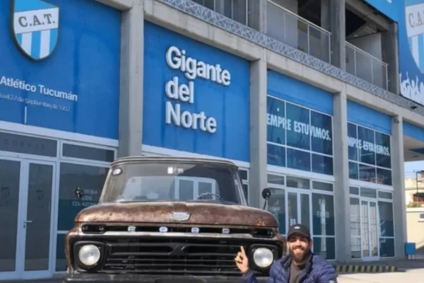 El delantero Leandro Díaz se pasea en La Bestia y comenzó a tunear un falcon