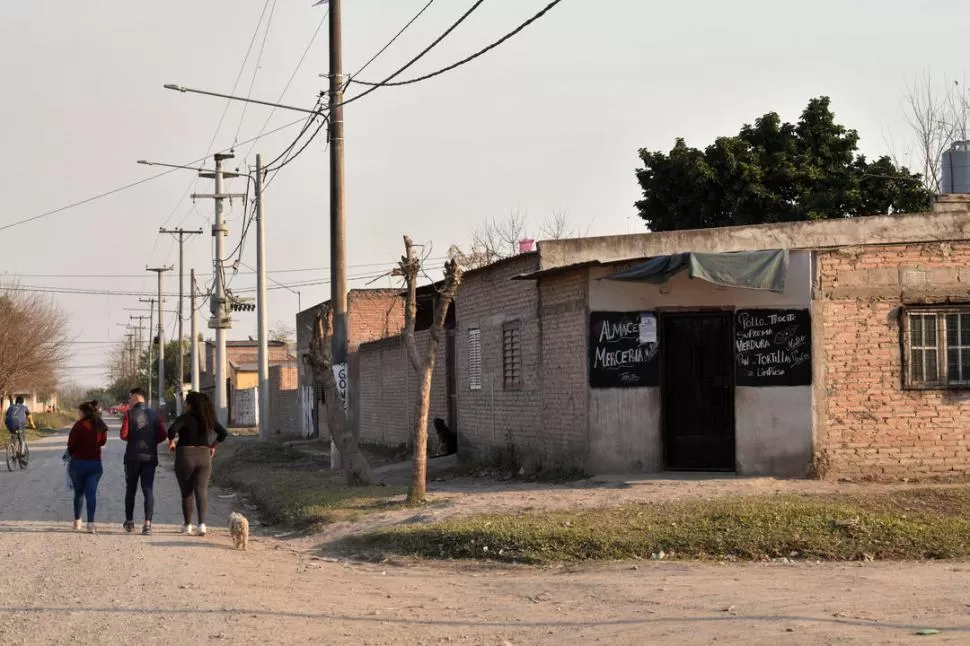 EL LUGAR. Franco estaba reunido con amigos en la esquina cuando le dispararon con una escopeta.