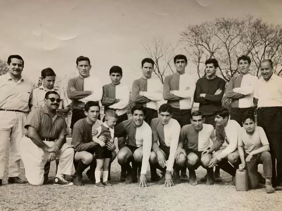 EL PLANTEL. Los “Julianos” lograron grandes campañas en el Anual de la Federación, lo que los llevó al Promocional. 