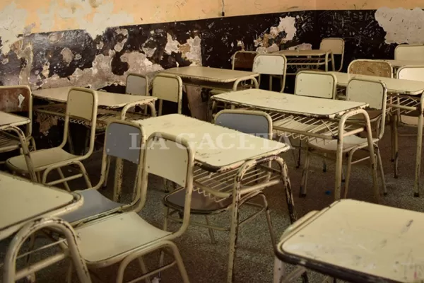 Manzur dialogó con el ministro Trotta, pero no hay fecha para la vuelta al aula