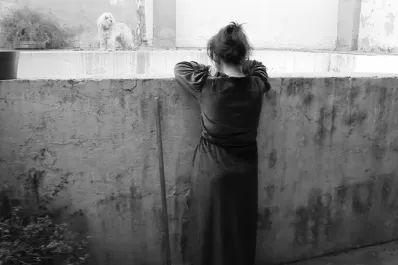 “Umbral”: un linchamiento en la mirada de Claudio Perrin