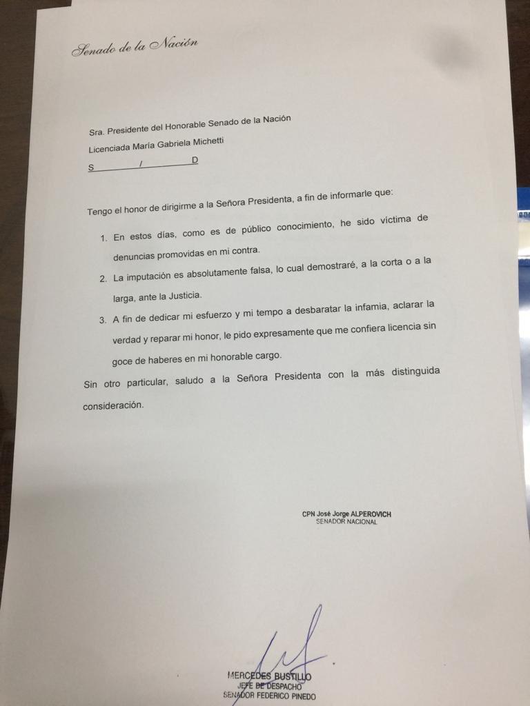 Después de siete meses, José Alperovich volvió a aparecer en sus redes sociales