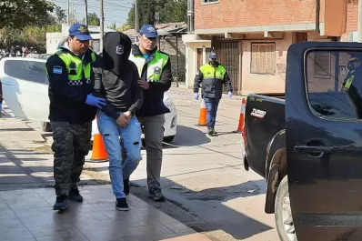 Por el crimen del cura, demoraron a un hombre durante el allanamiento
