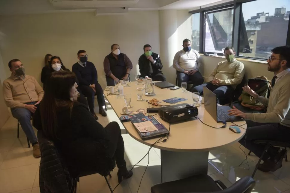 JERÁRQUICOS. Personal del Ersept participó de la charla sobre la Ley Micaela, que dictó Martín González.  la gaceta / foto de franco vera