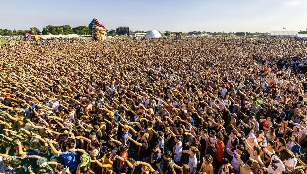 MÁS DE UN AÑO. El cofundador de Lollapalooza opinó que recién hacia 2022 podrían verse nuevamente espectáculos masivos.