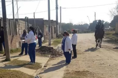 Búsqueda de febriles: controlaron a más de 20.000 familias en barrios vulnerables
