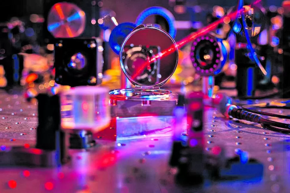 POTENTE. El nuevo espejo no puede verse a simple vista, pero su reflejo sí.  