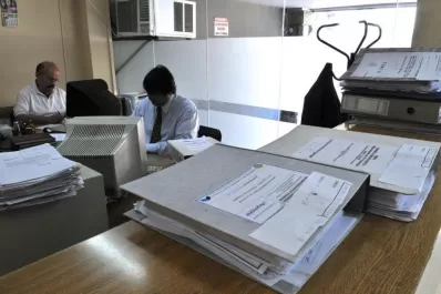 El Gobierno empieza a saldar la deuda de la cláusula gatillo