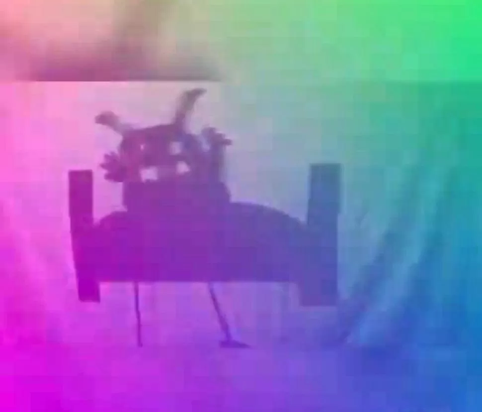 TEATRO DE SOMBRAS. Ingenio para relatar “El monstruo de Julián”. 