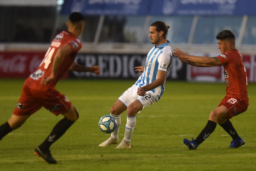 Dos asistencias entregó Melano en la última temporada. Una para el gol de Heredia ante The Strongest por la Copa Libertadores y otra a Javier Toledo por la Superliga ante Newell’s. Su cuenta pendiente es el gol y tras la renovación de su contrato, espera poder anotar el primero con la camiseta de Atlético.