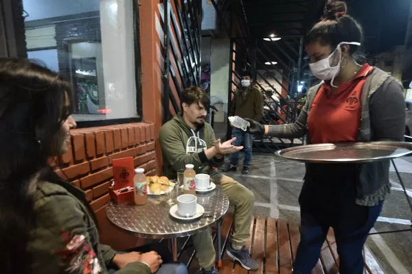 Coronavirus: bares y restaurantes de Tucumán ya pueden abrir hasta la 1