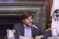 La política sanitaria no puede ser invalidada por un error, afirmó Leandro Santoro