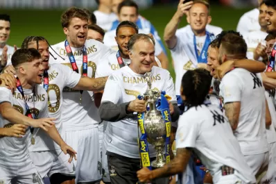 El Leeds de Bielsa celebró el ascenso en su estadio con una goleada y un récord