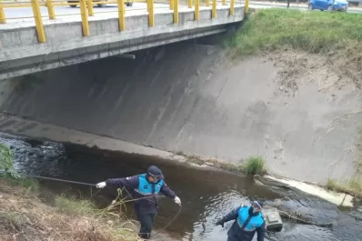 Rastrillan el canal Sur en busca del arma con la que fue asesinado el padre Juárez