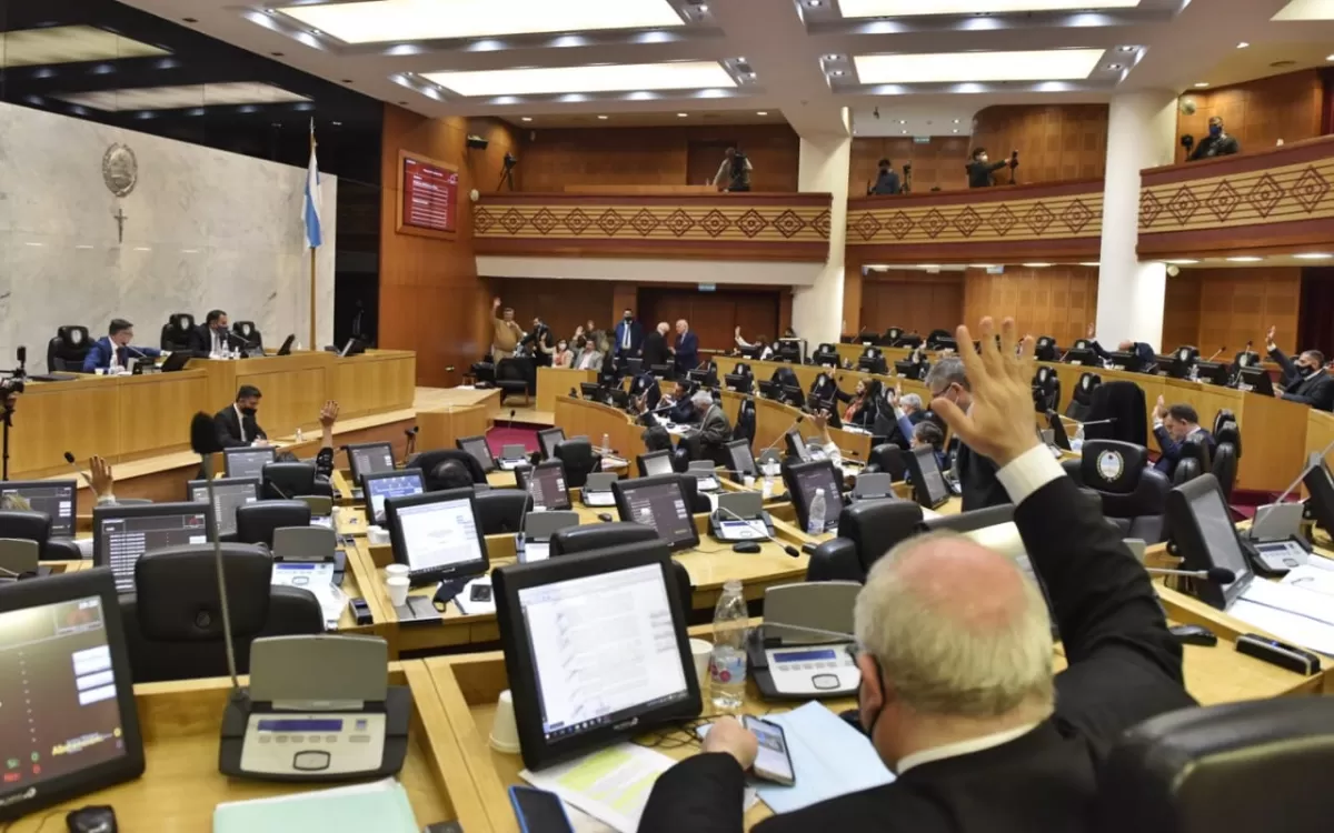 APROBADO. Los legisladores aprobaron la ley para las denuncias contra policías. Foto: Prensa HLT