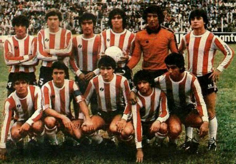 SAN MARTÍN 1983. Barreto (abajo-centro) tuvo un paso por el club.