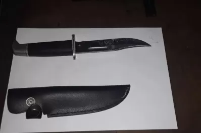 Una mujer entregó un cuchillo que podría haber sido utilizado en el crimen del sacerdote