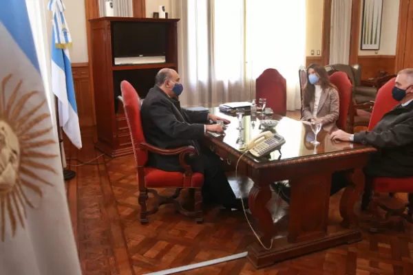 Manzur analizó la situación sanitaria tucumana junto a Jaldo y a Sbdar