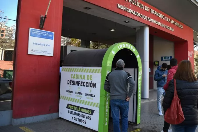 EN LA REPARTICIÓN. La atención es por turnos. Foto: Prensa SMT