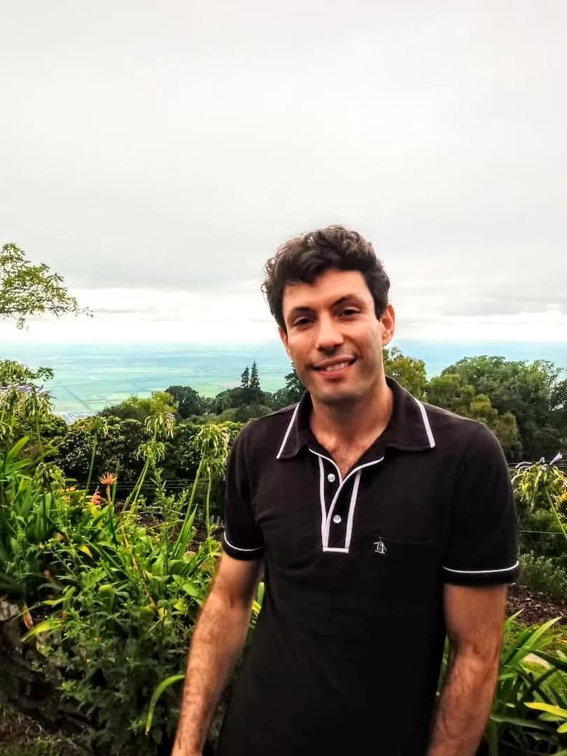 EN PLENA ACTIVIDAD. En cuarentena, Diego Puig trasladó sus talleres de literatura al espacio virtual on line.   