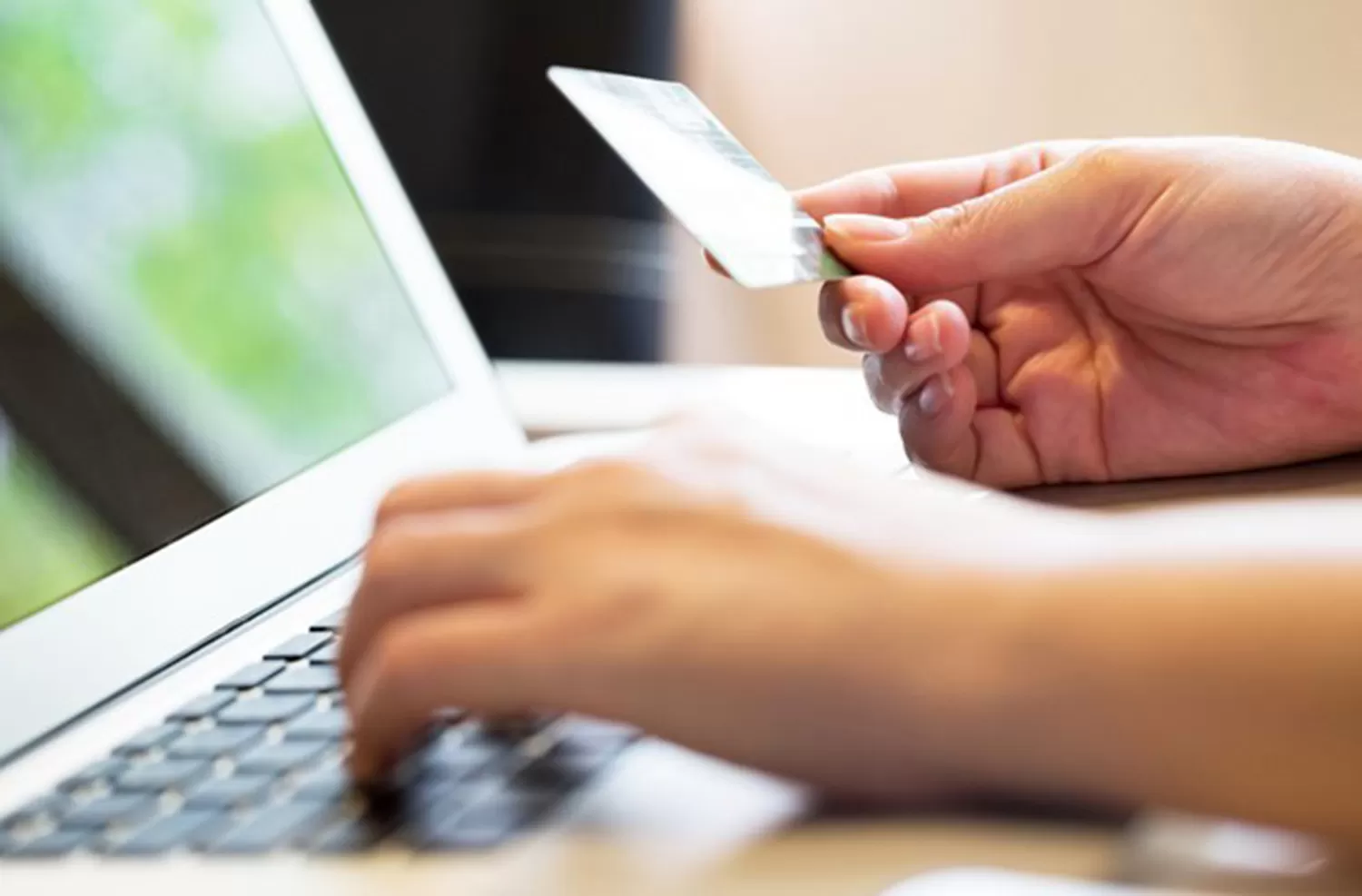 Compras online: celulares, zapatillas, televisores, heladeras y notebooks encabezan el ranking de pedidos