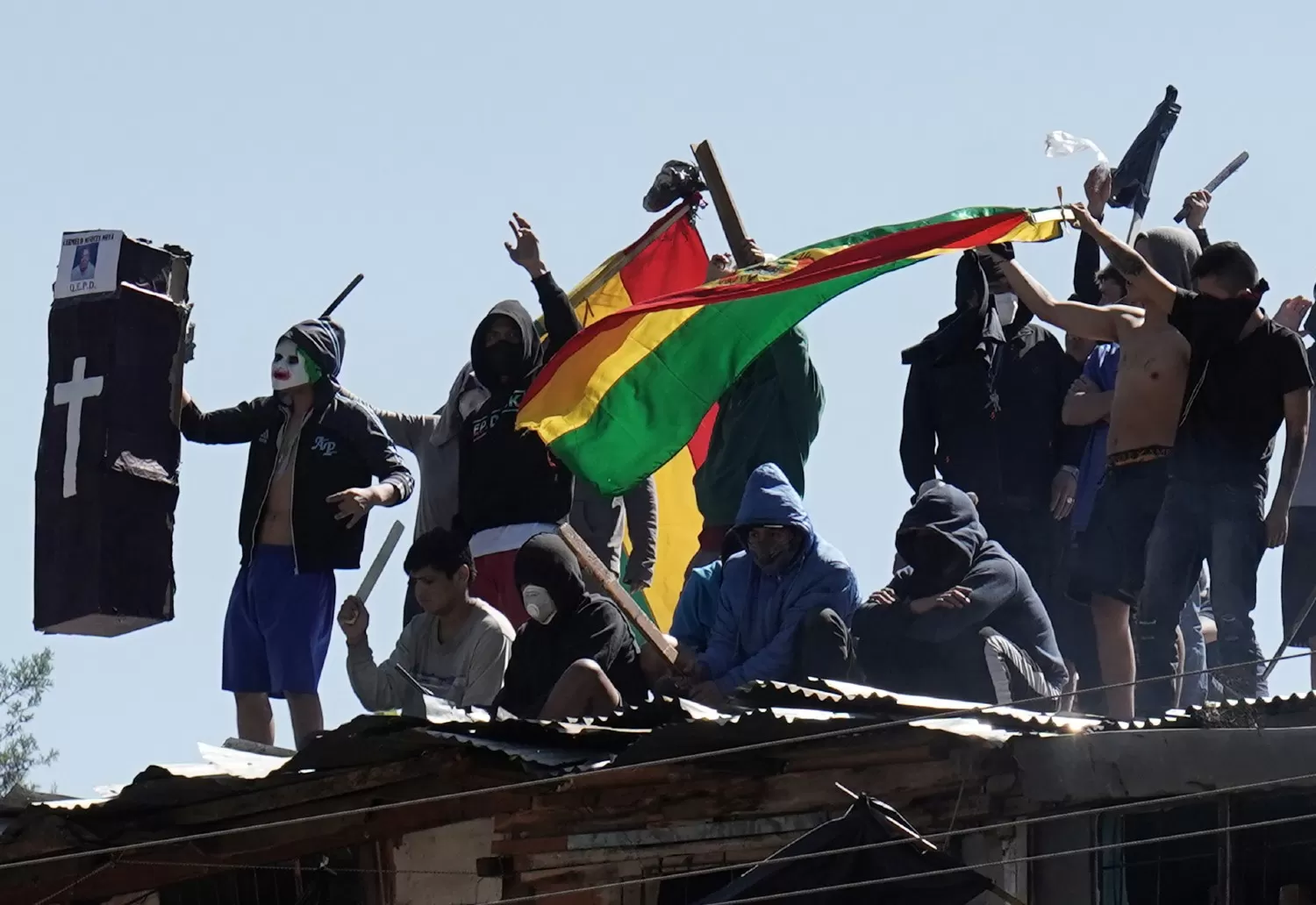 MOTINES EN BOLIVIA. Presos de cuatro penales exigen medidas contra la covid-19.