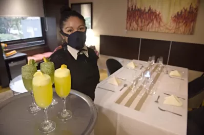 Un hotel se reinventa y ofrece pequeños comedores reservados en las habitaciones