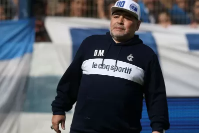 Maradona pidió ser incorporado como socio pleno de Gimnasia y Esgrima