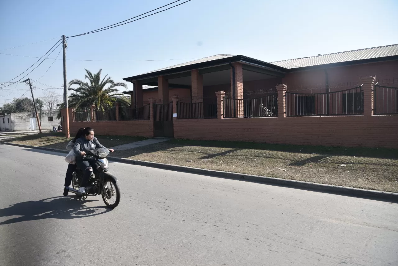 Las personas de Lastenia también fueron derivadas al Centro de Aislamientos de la Casa de Caná de Concepcion. LA GACETA/FOTO DE OSVALDO RIPOLL